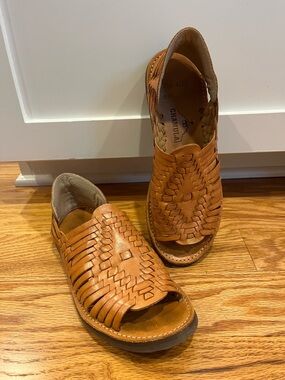 Chamula Handwoven Leather Huarache Sandals in Cognac